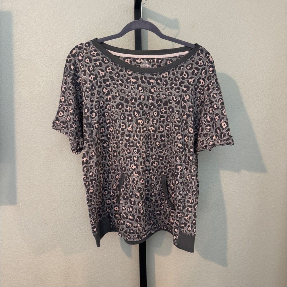 Secret Treasures Leopard Print Short Sleeve PJ Top and Joggers Set Gray and Pink